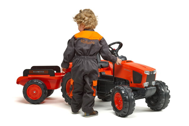 FALK orange Kubota M135GX pedaltraktor med trailer til børn.