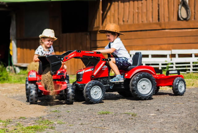 Rød Massey Ferguson S8740 pedaltraktor med frontlæsser og trailer til børn fra FALK - Passer til børn fra 3-7 år- Rød traktor til børn.