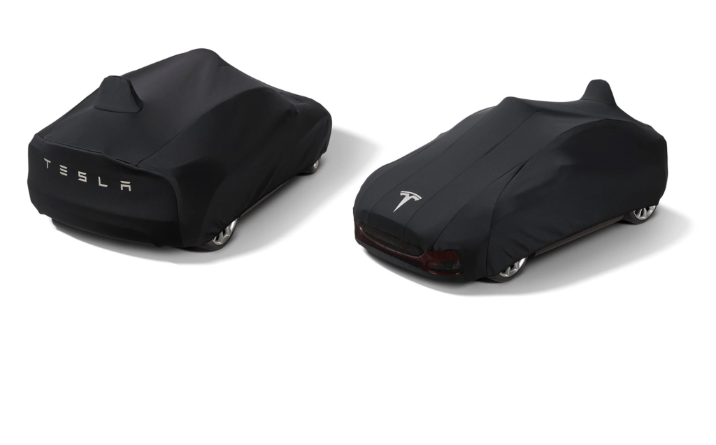 Smart overtræk/cover til Tesla elbil med logo. Beskytter mod vind og vejr.