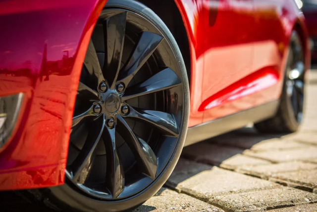 Elektrisk Rød Tesla Model S elbil til børn - Tesla til børn.