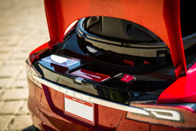 Elektrisk Rød Tesla Model S elbil til børn - Tesla til børn.
