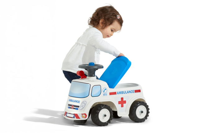 Super flot FALK Ambulance Gåbil til børn fra 1-3 år. En ambulance til børn der ønsker sjov leg.