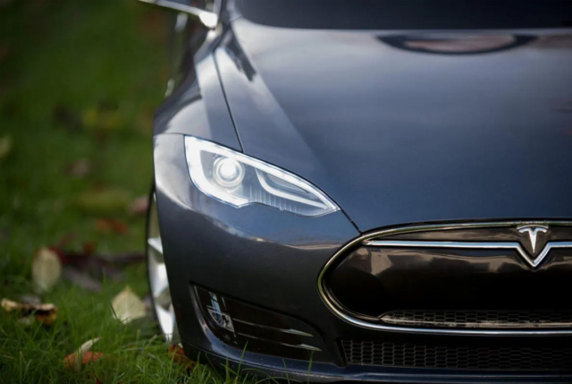 Elektrisk Midnight Silver Metallisk Tesla Model S elbil til børn - Tesla til børn.