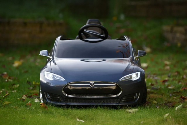 Elektrisk Midnight Silver Metallisk Tesla Model S elbil til børn - Tesla til børn.