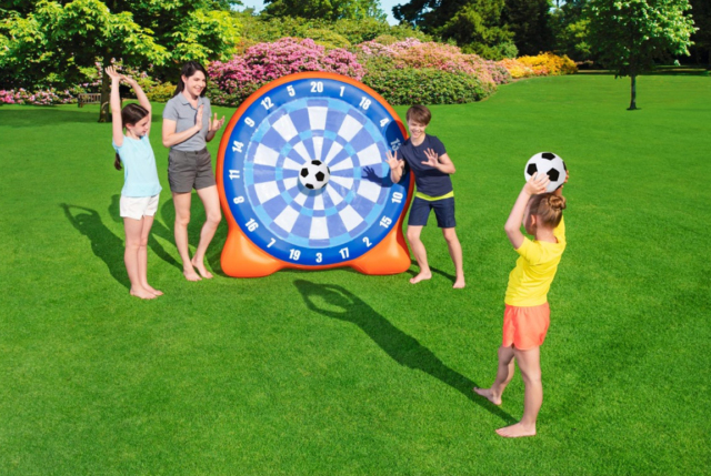 Gigantisk Bestway Oppustelig Fodbold Dart - Den sjoveste fodbold dartskive til haven!