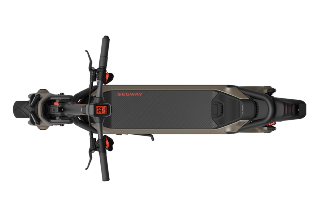 Sort/guld Segway Ninebot GT3 Pro el-løbehjul med en topfart på 80 km/t. og en rækkevidde på 138 km.