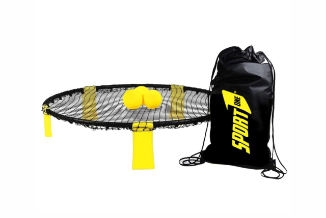 Populært Spikeball spil med net, 3 bolde, pumpe og opbevaringspose. Det sjoveste spil til haven, parken eller stranden.