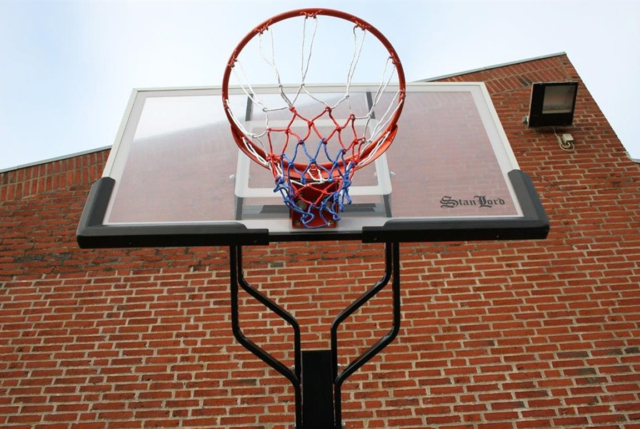Stanlord Basketballstander PRO Ultmate med justerbar højde på 230-305 cm. Én af markedets bedste basketstandere!