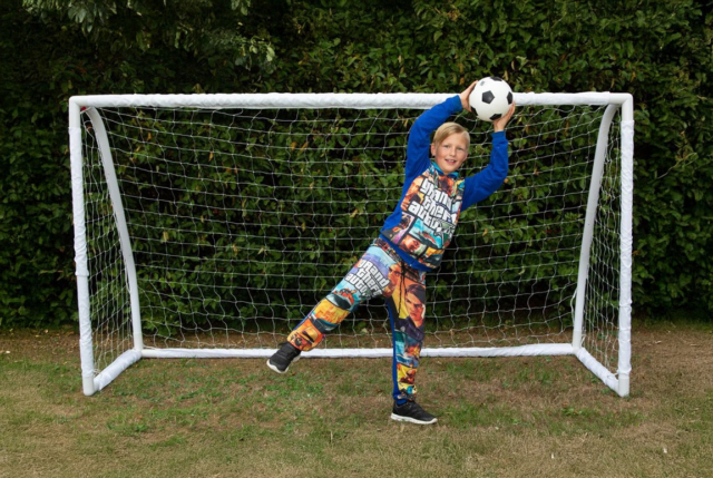 Stort og robust Stanlord PVC fodboldmål i størrelsen 275x150 cm til haven.