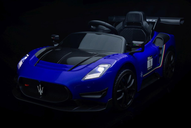 Blå Maserati MC20 GT2 elbil til børn med 4x12V motorer.