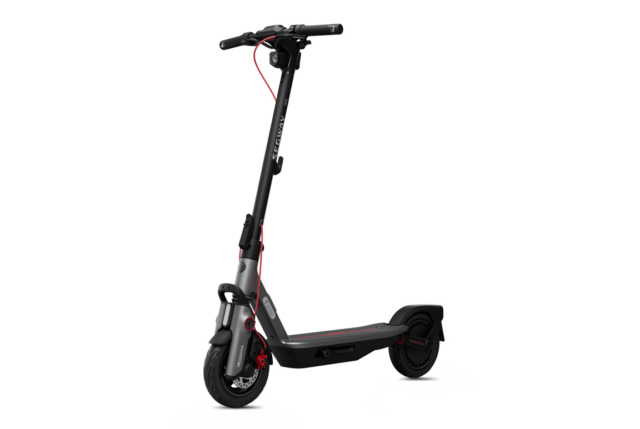 Elektrisk Segway Ninebot F3 D el-løbehjul med en topfart på 20 km/t. og en rækkevidde på 70 km.