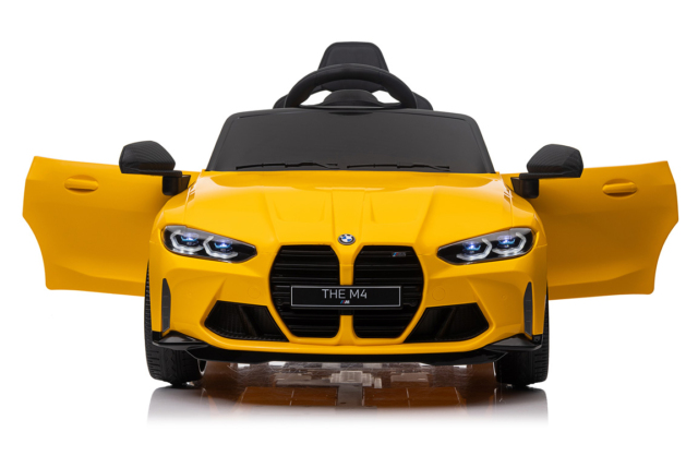 Gul BMW M4 Competition elbil ti l børn med lædersæde, 2x12V motorer, EVA-gummihjul og musikanlæg.