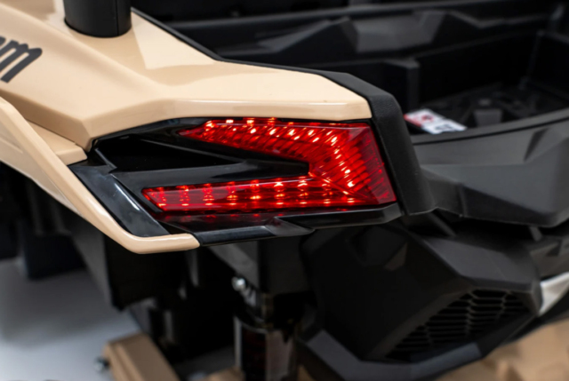 Opgraderet Can-Am Maverick X3 PRO UTV til 2 børn, 2x320W Silent motor