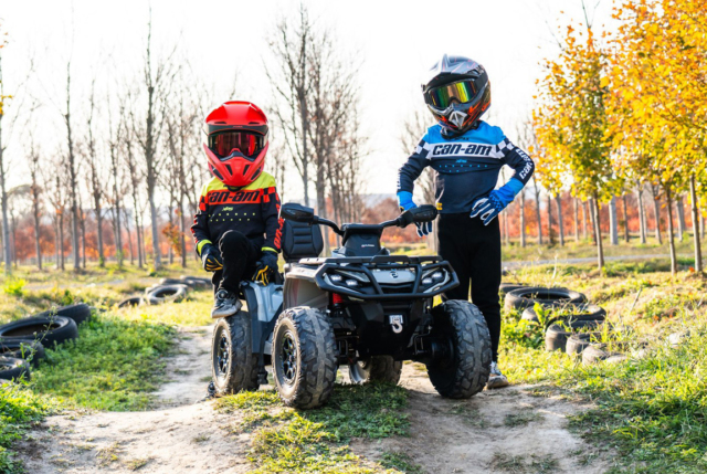 Elektrisk Can-Am Outlander ATV til børn - 4x24V
