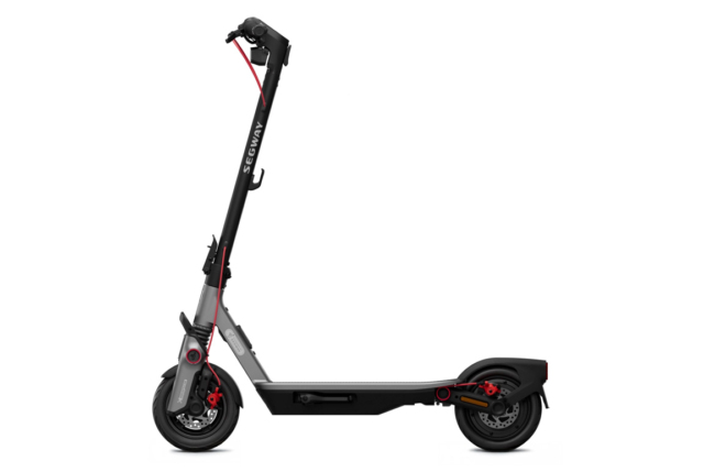 Elektrisk Segway Ninebot F3 Pro E el-løbehjul med en topfart på 25 km/t. og en rækkevidde på 70 km.
