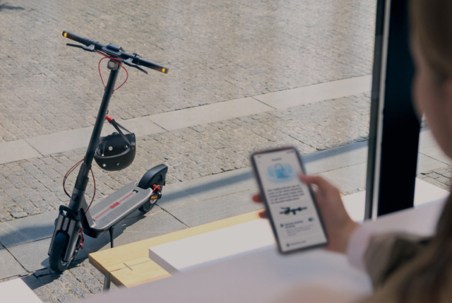 Elektrisk Segway Ninebot F3 Pro E el-løbehjul med en topfart på 25 km/t. og en rækkevidde på 70 km.