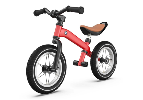 Rød 12" BMW løbecykel til børn fra 2-5 år. Den perfekte løbe- og balancecykel til fartglade børn.