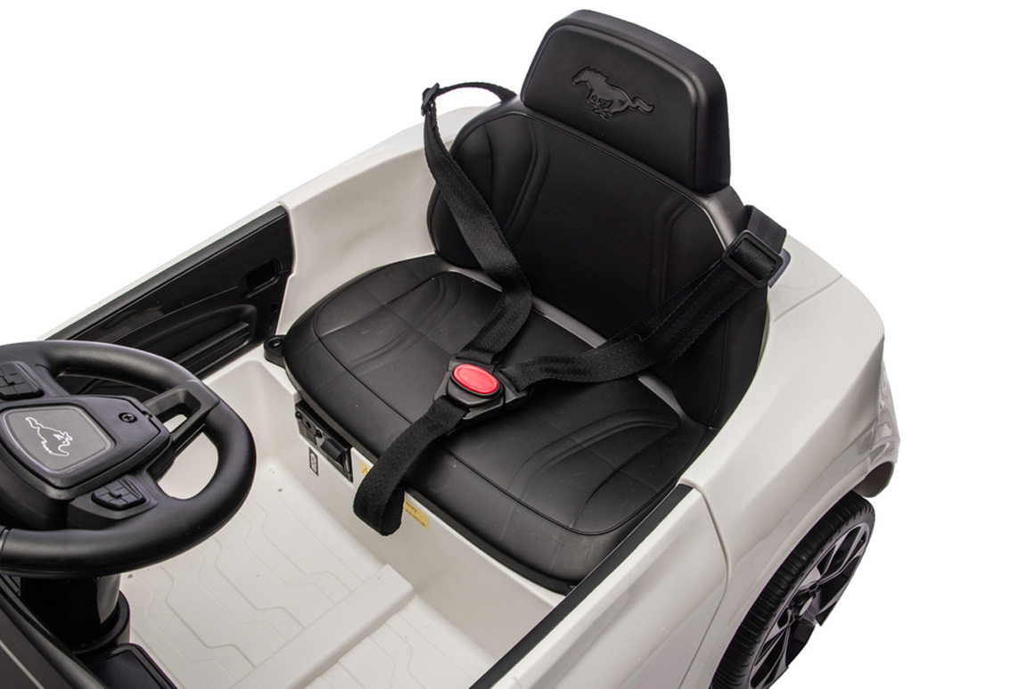 Hvid Ford Mustang Mach-E til børn, 2x24V motorer og lædersæde.