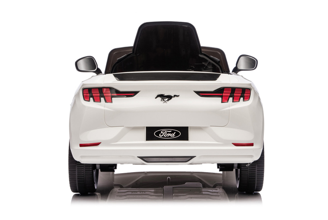Hvid Ford Mustang Mach-E til børn, 2x24V motorer og lædersæde.