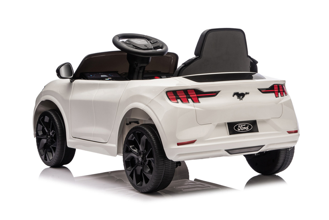 Hvid Ford Mustang Mach-E til børn, 2x24V motorer og lædersæde.