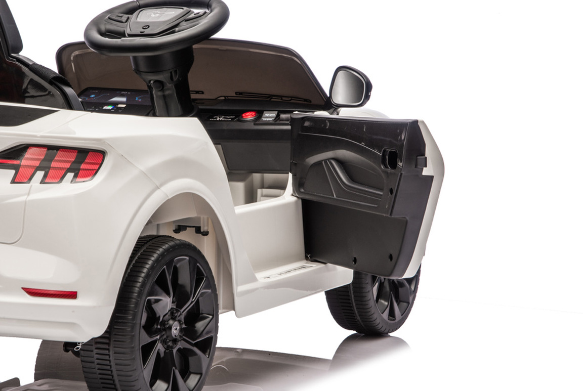 Hvid Ford Mustang Mach-E til børn, 2x24V motorer og lædersæde.