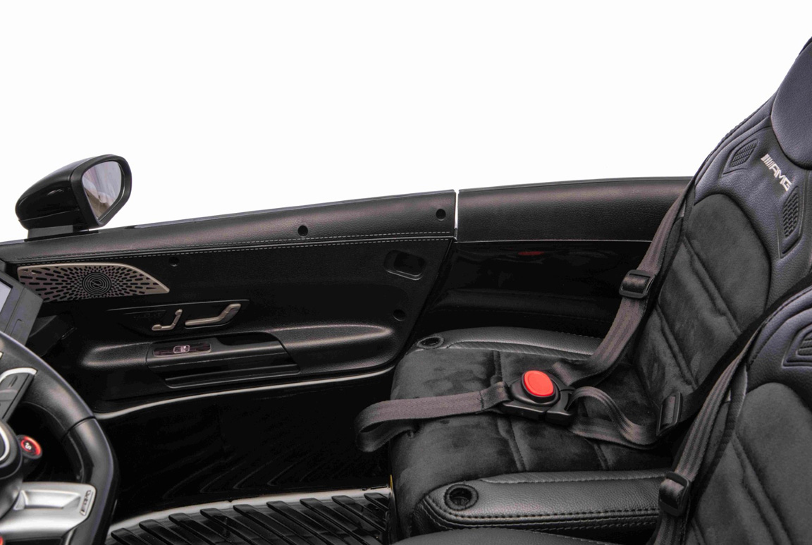 Eksklusiv sort Mercedes GT63 AMG Sportsvogn til børn, 4x200W motorer og lithiumbatteri. Plads til 2 børn.